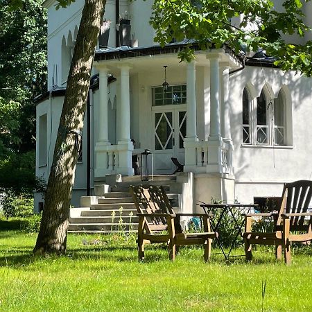 Willa Dina Milanowek Exteriör bild